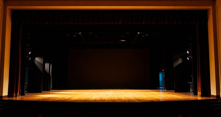 nowy-spektakl--plotka-na-salonie--zaskoczy-tajemni-auto-6503